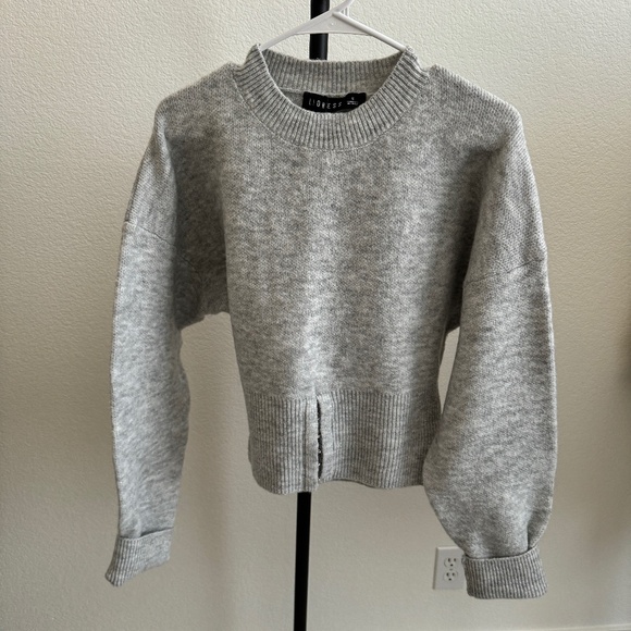Lioness Gray Sweater Size S - Picture 1 of 4